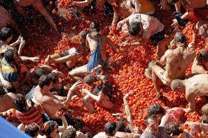 Le festival de la tomatina en Espagne pour un bain de tomates