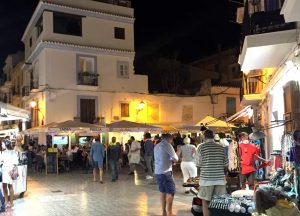 Passer par le quartier de la marina Ibiza