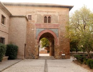 Puerta del Vino monuments à Grenade en Espagne