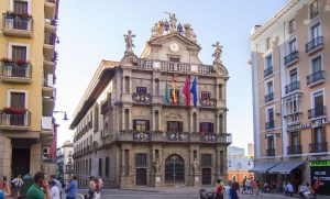 l'hôtel de ville à Pampelune