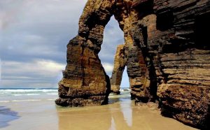 plage des cathédrales a galicia