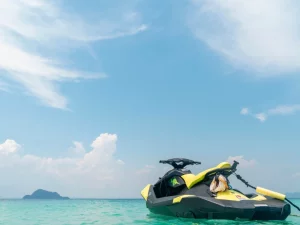 jet ski sur le littoral minorquin