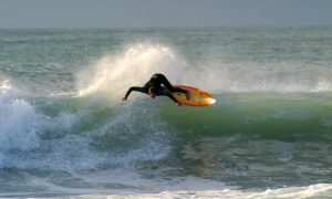 Faire du surf dans Les landes